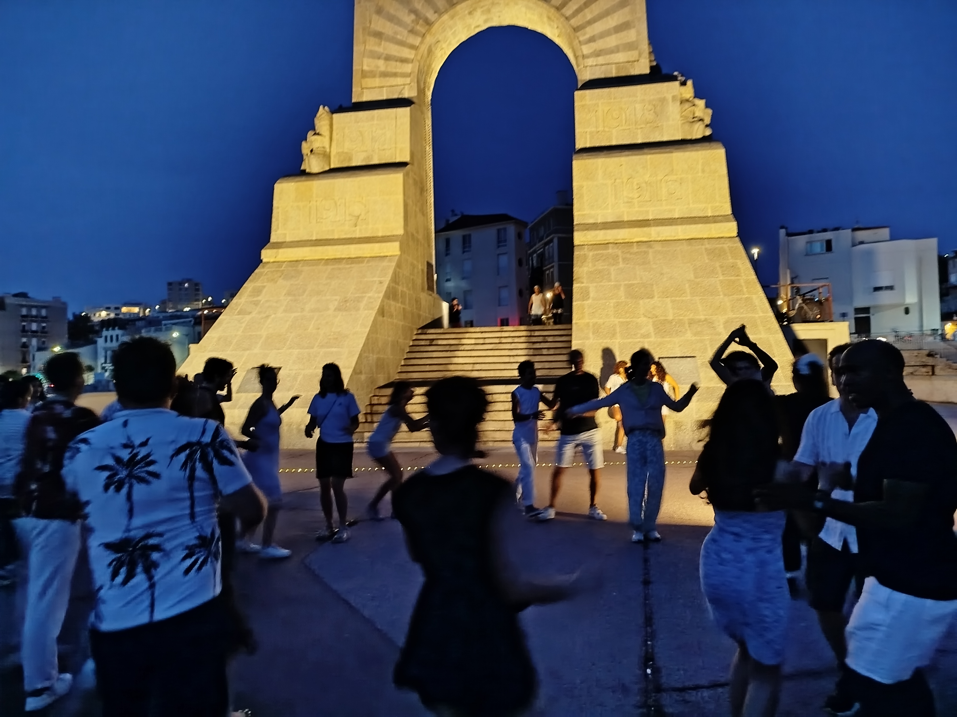Corniche libre spéciale nocturne fête de la musique – Afro / Afrobeats, Salsa, Hip-hop / Street dance, Kizomba / Semba, Salsa cubaine, Bachata